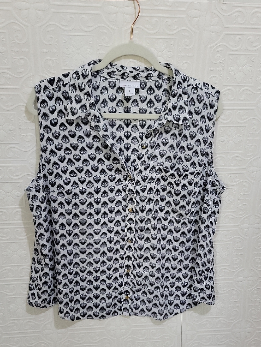 Liz Claiborne Sleeveless Button-Down Women's Shirt in Black & White Leaf Print L